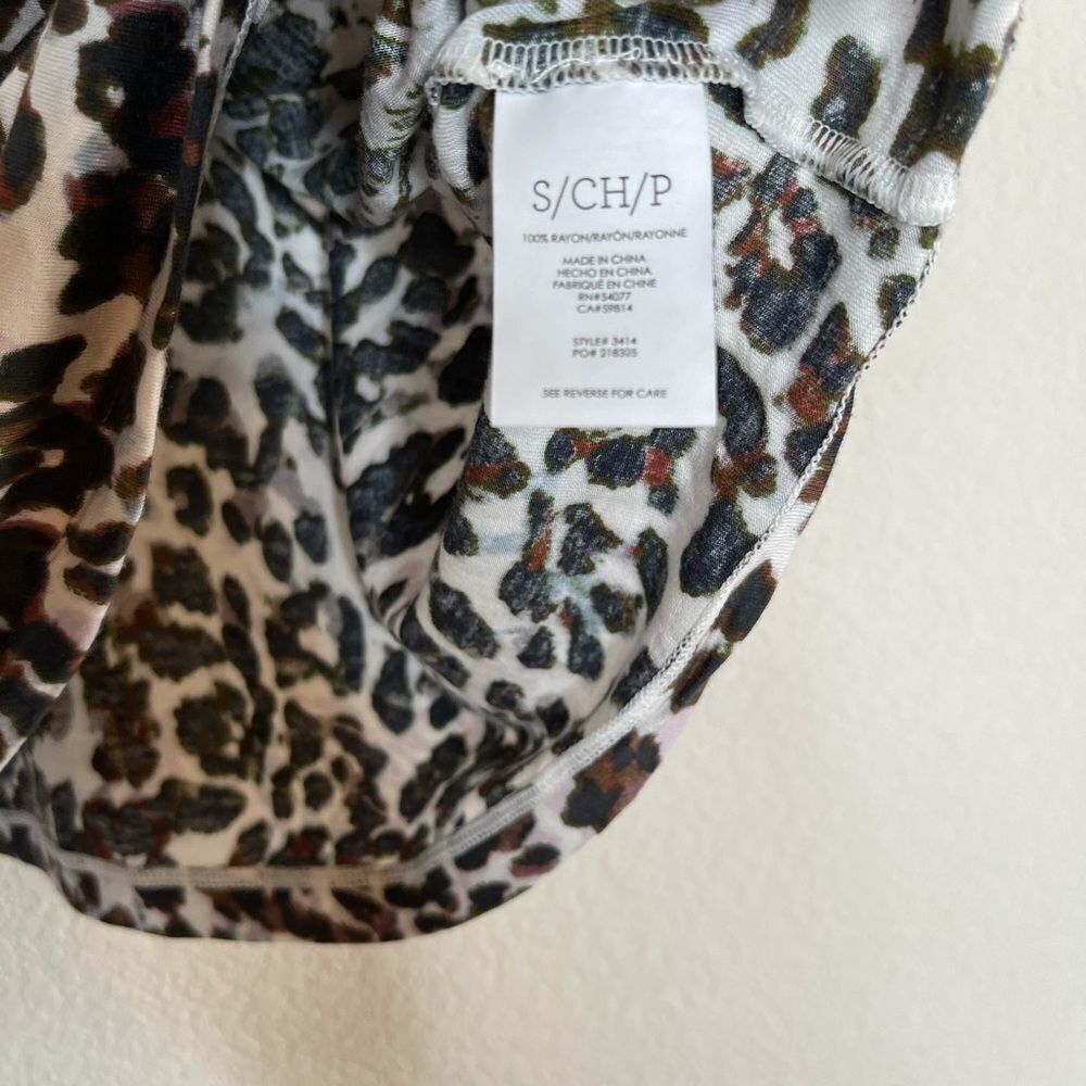Cabi leopard print slight cropped blouse - Picture 6 of 8